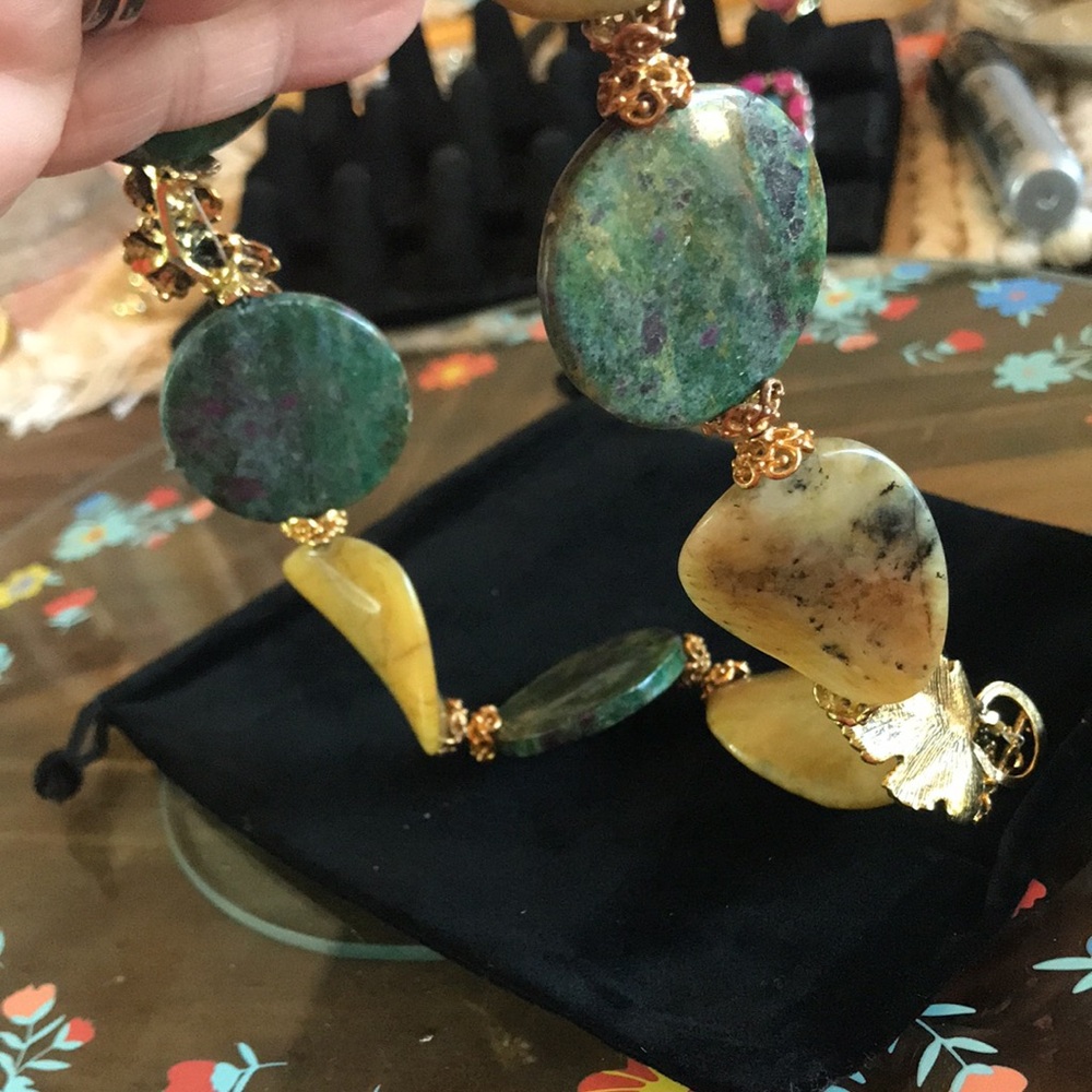 VTG - Natural yellow Jadeite and Ruby Zoisite - Picture 5 of 9